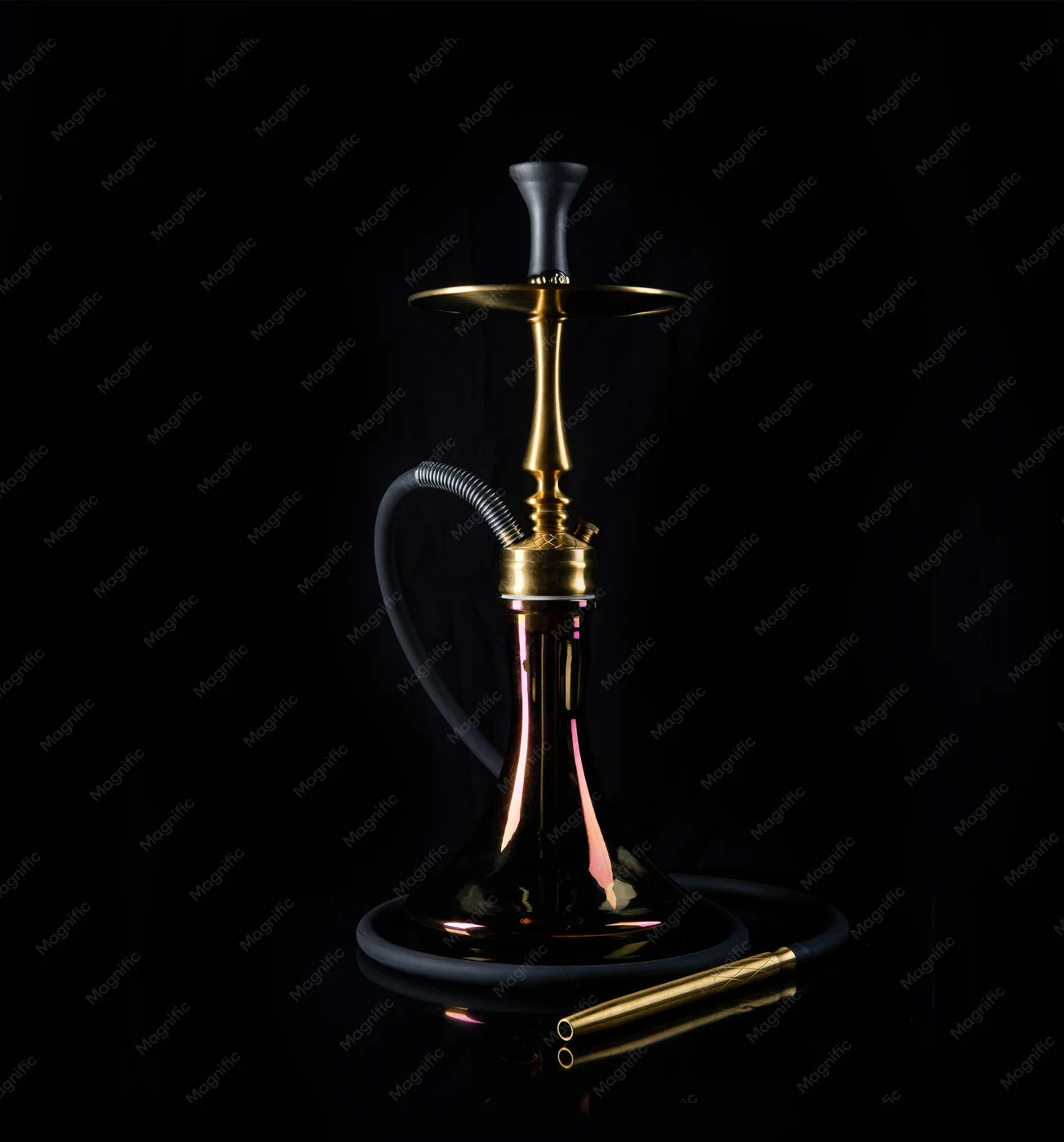 Hookah negra y dorada